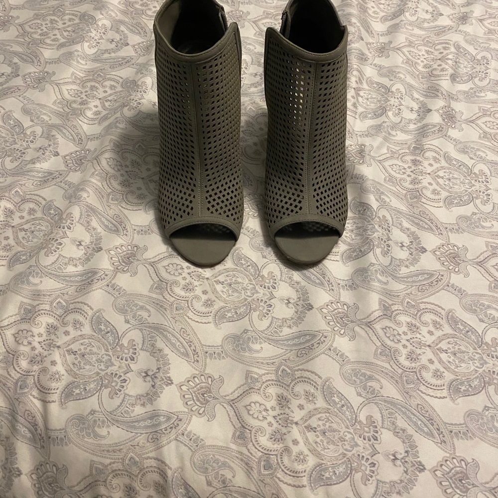 Open toe heals - Picture 4 of 5